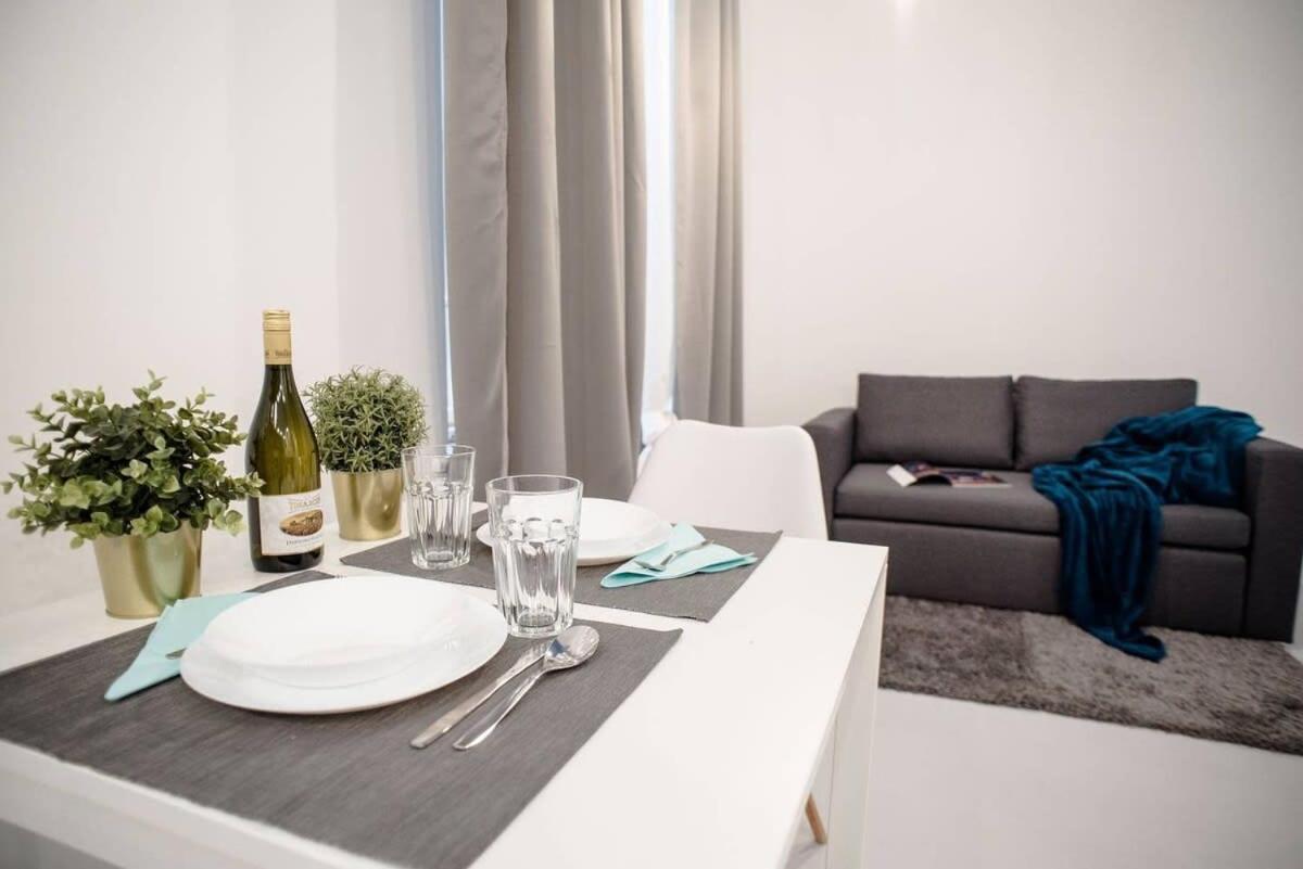 בודפשט Cute, New And Modern Apartment In The Center מראה חיצוני תמונה